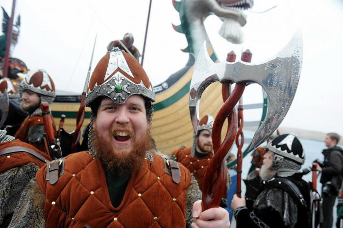 Up Helly Aa (фестиваль факельного шествия)