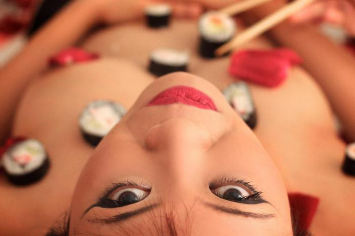 Ниотамори (Nyotaimori)