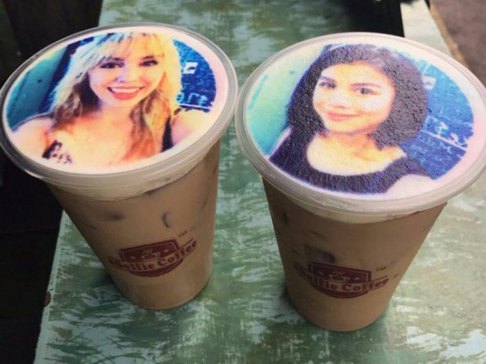 Латте в Selfie Coffee, Сингапур