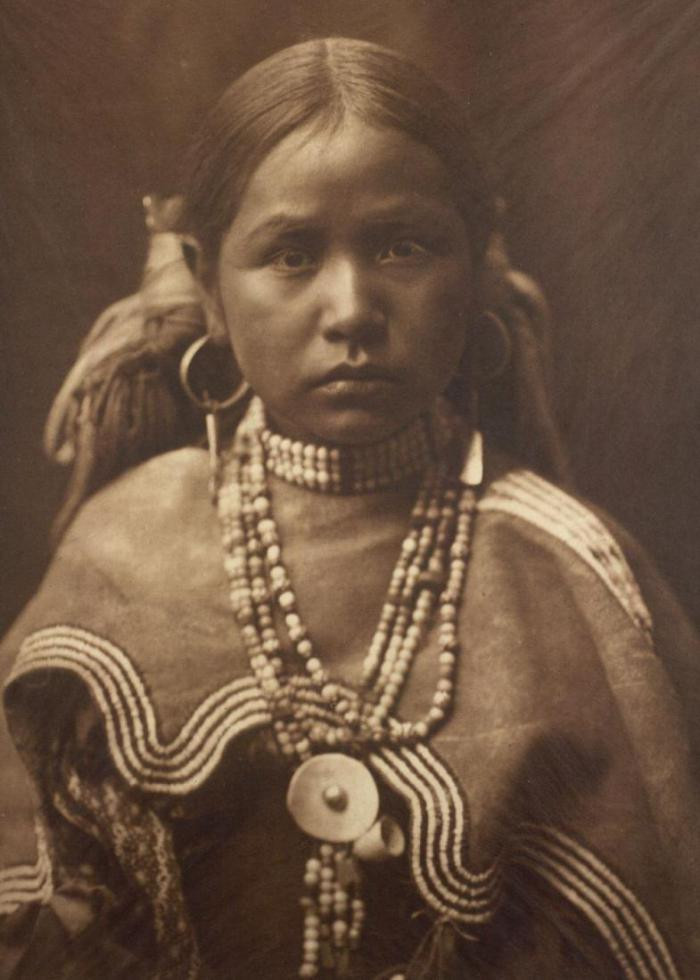 Девочка-джикарила, около 1910 г.