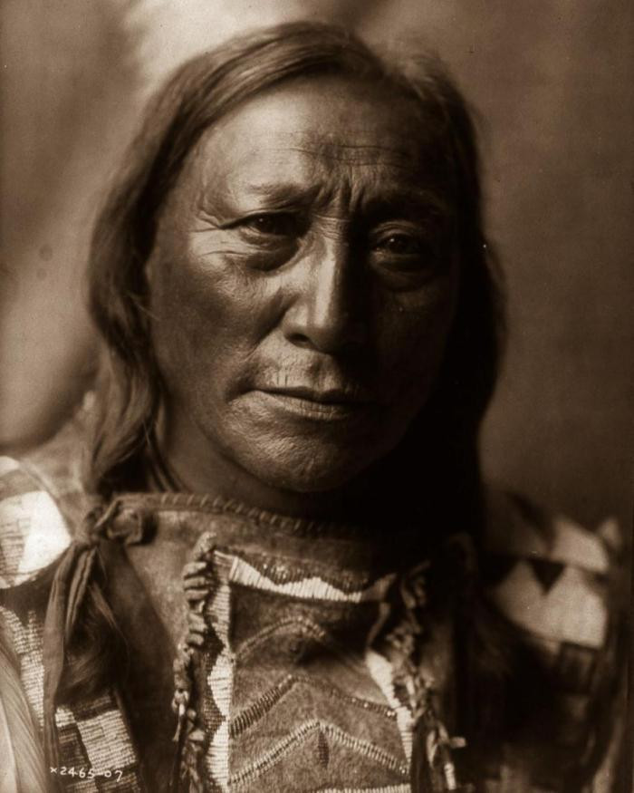 Коренной американец из племени брюле, 1907 г.