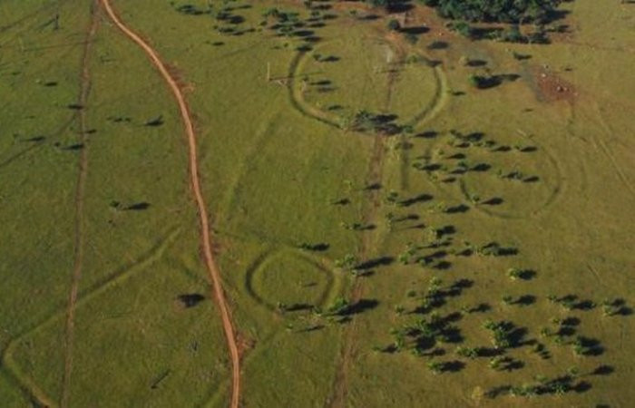 2. Древние геоглифы в Амазонии. Бразилия