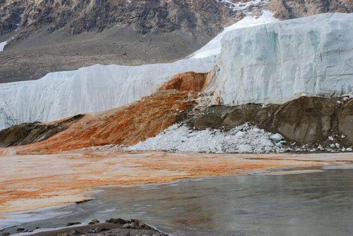 9. Кровавый водопад