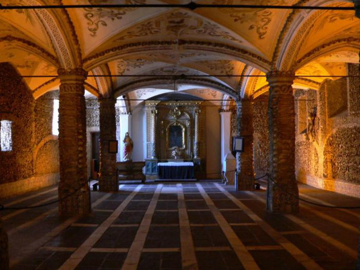 9. Часовня костей в Эворе, Португалия