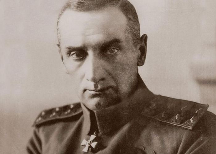 За что всенародно любимый марш был долгое время в опале?