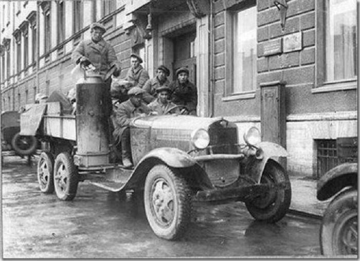 19. Автомобиль на дровах