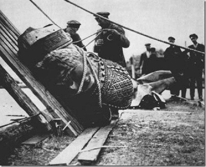 20. Развалины памятника