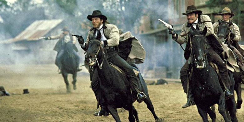 10. «Скачущие издалека» (1980), The Long Riders. Режиссёр: Уолтер Хилл.