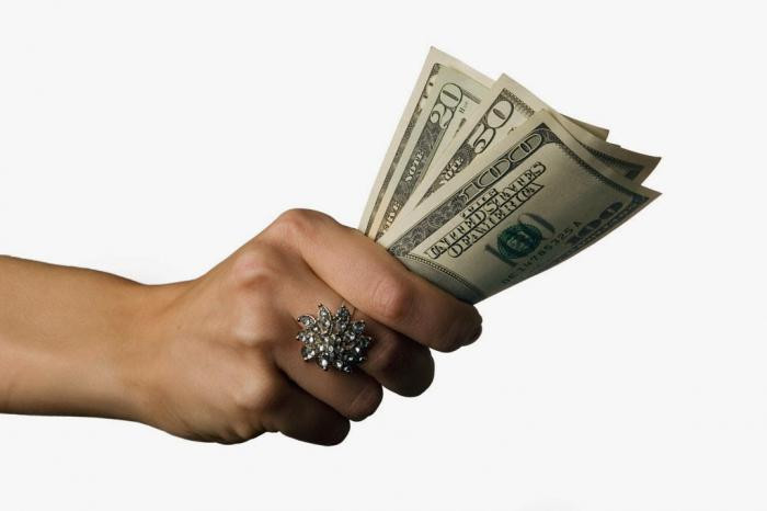 Что случится, если безработным людям платить более 500 евро в месяц?