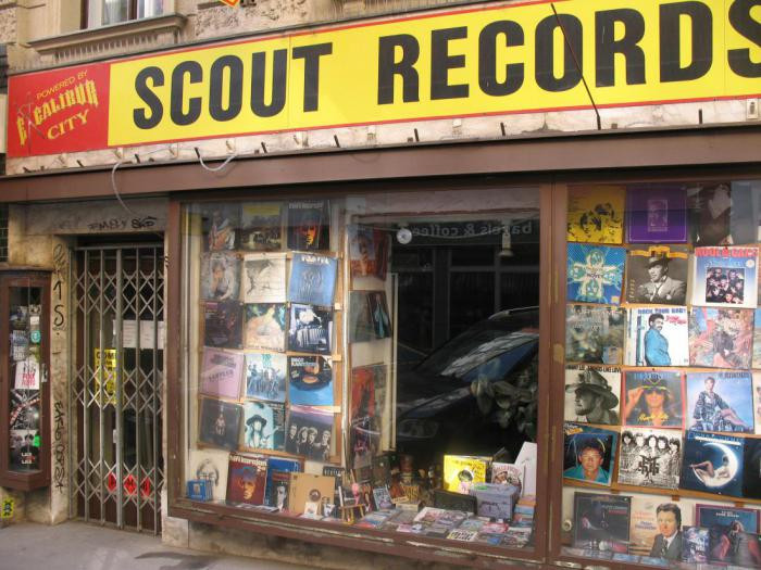 Рассмотрите витрины Kingbee Records