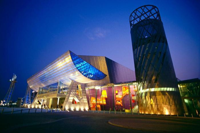 Посмотрите шоу в The Lowry