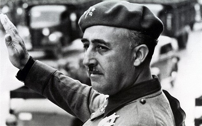 Испанский каудильо Франко книгам предпочитал кино