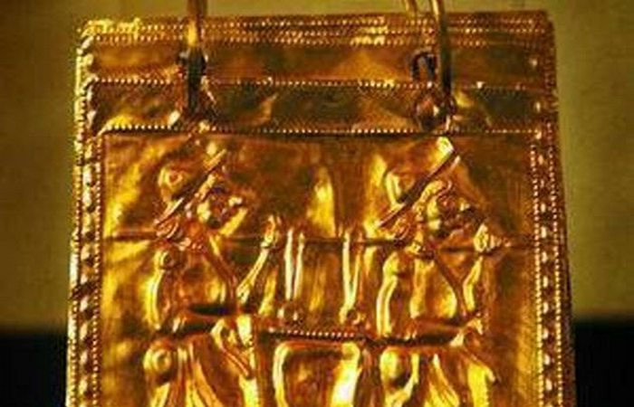 10. Золотая книга этрусков