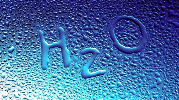 8. Вода проводит электричество