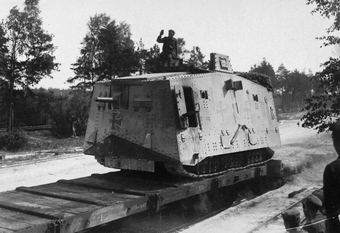 13. «Штурмовая бронированная машина»