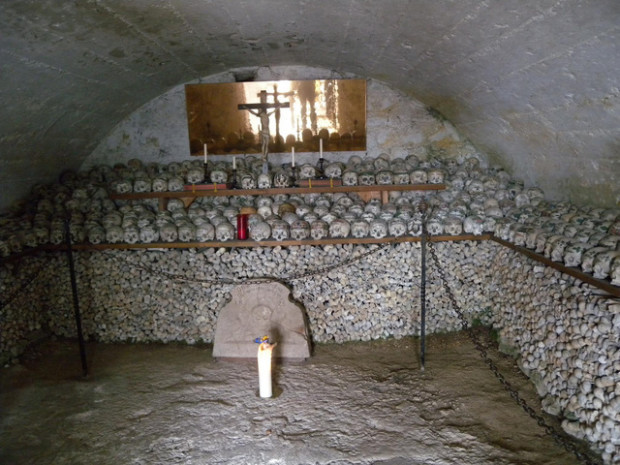 7. Склеп БейнХаус в Гальштате, Австрия