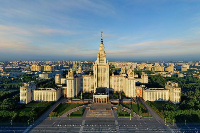 Здание МГУ на Воробьевых Горах