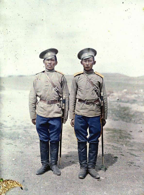 «Два солдата казака в Урге», 1913 г. – представители ограниченного контингента, наглядный символ российского протектората: