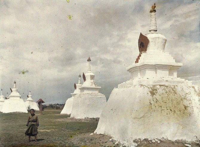 Ступы монашеского квартала Гандан в Урге.