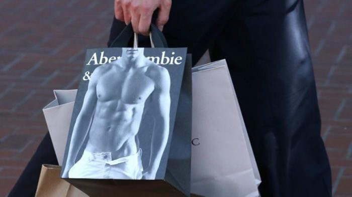 Оскорбительные футболки Abercrombie and Fitch