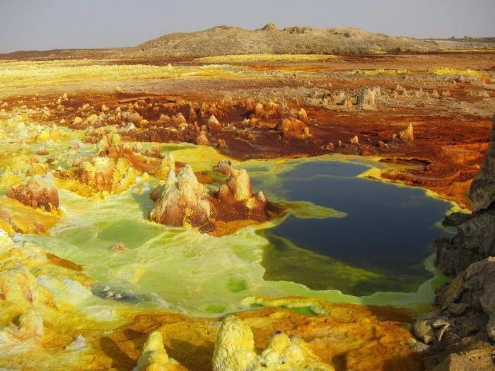 Озеро Racetrack Playa в Долине Смерти