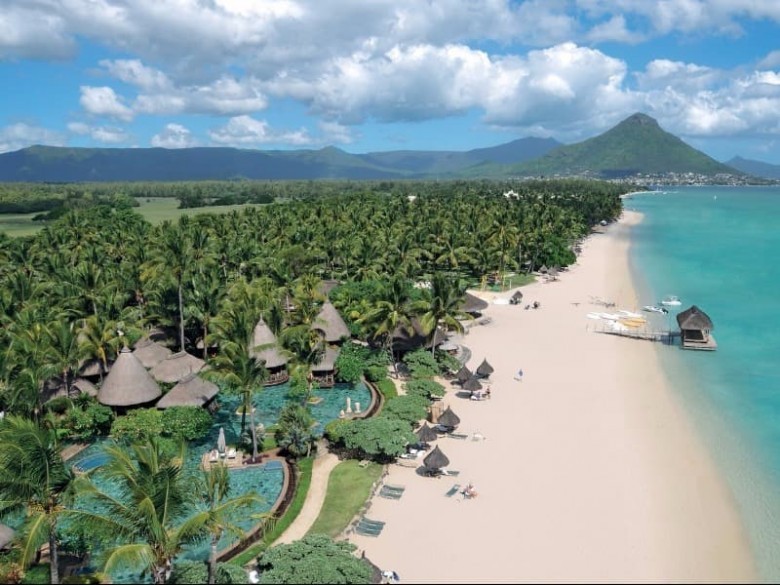 La Pirogue Resort & Spa
