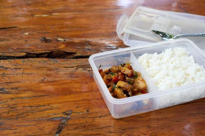 Подогреваемые вчерашние продукты