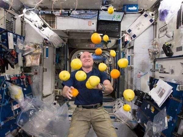 Посылка в космос безумно дорогая
