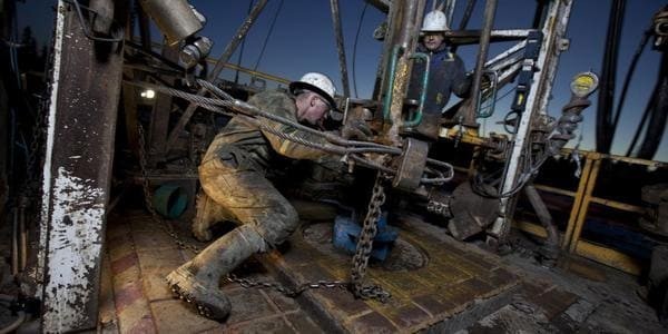 8. Сотрудники нефтяной компании рискуют потерять свое здоровье из-за агрессивных условий труда.