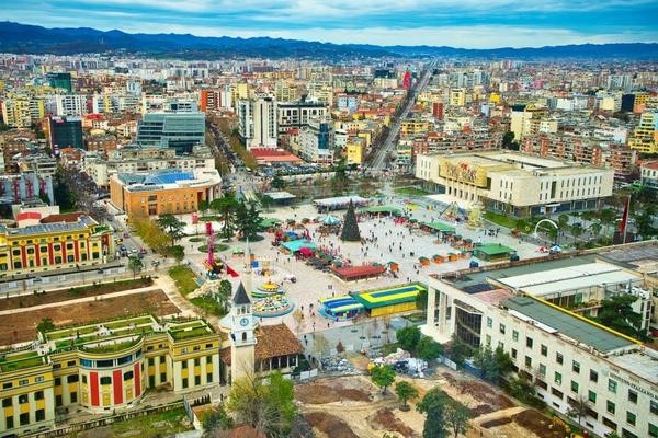 Тирана, Албания