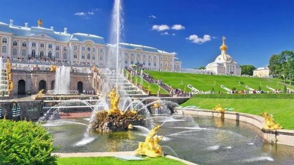 Петергофский дворец (Петергоф, Россия)