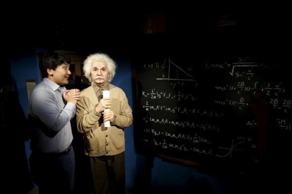 6. Альберт Эйнштейн (Albert Einstein)