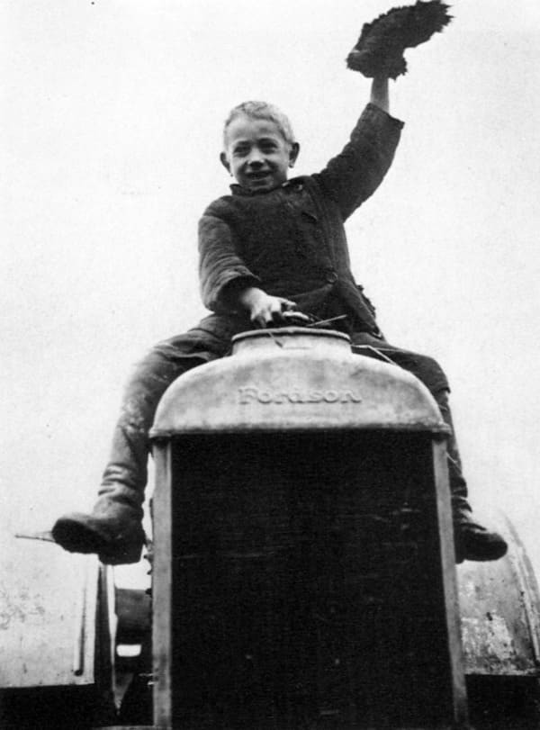 1927. Первый трактор