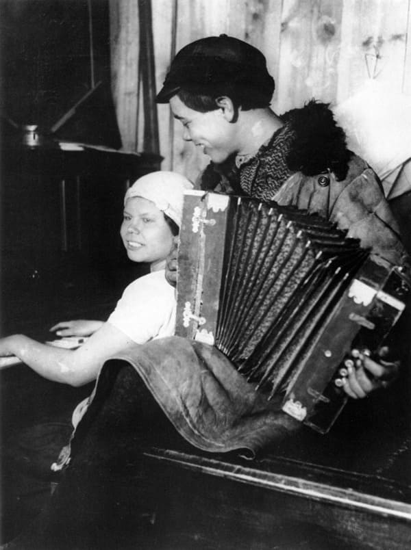 1928. В красном уголке