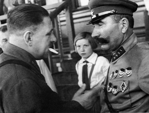 1935. Будённый и Блюхер на московском ипподроме.