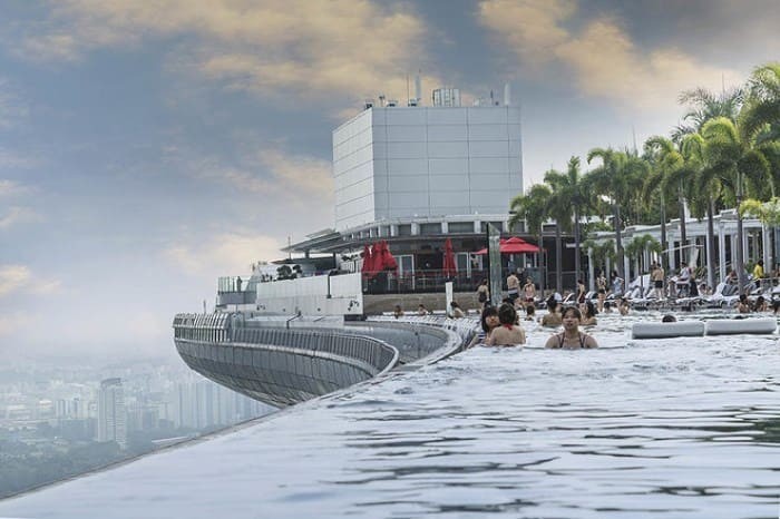 7. Бассейн отеля Marina Bay Sands