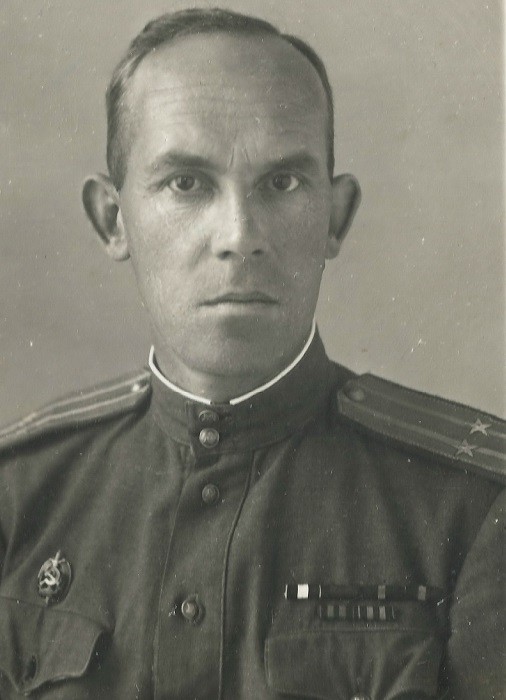 21. Мужчина в штатском