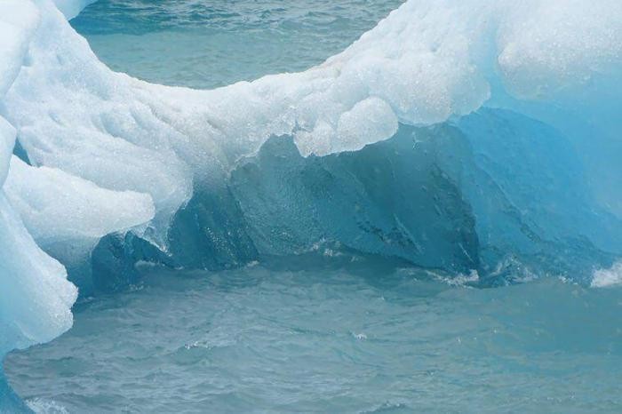 Вода может существовать в трех состояниях одновременно
