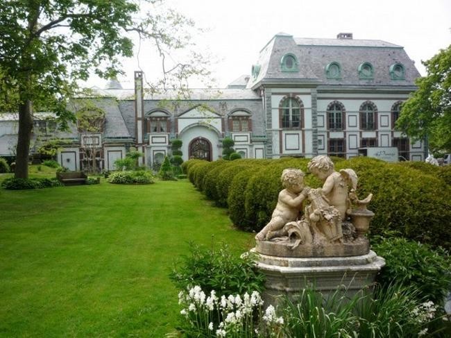 Замок Белкурт, Род-Айленд
