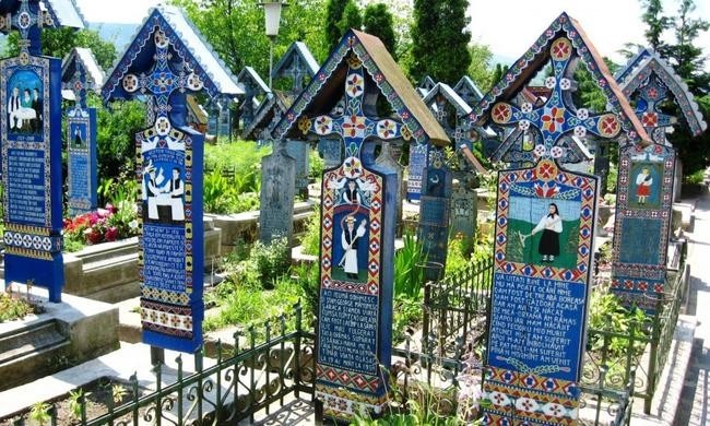 Веселое кладбище Сапанта