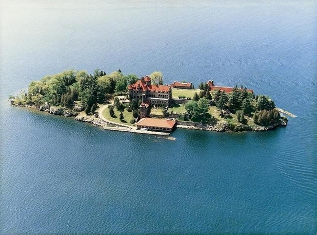 Тёмный остров, США