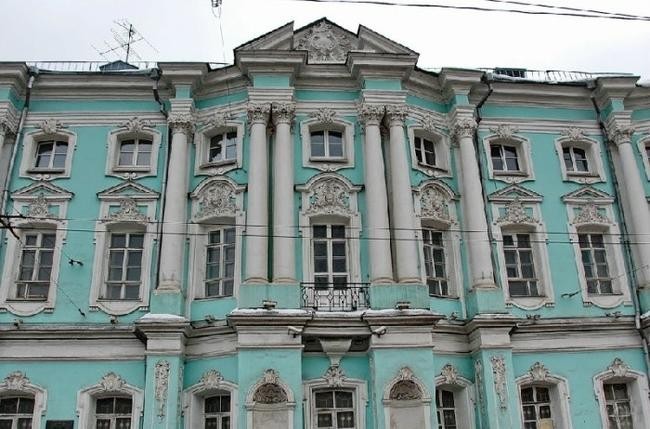 След Растрелли?