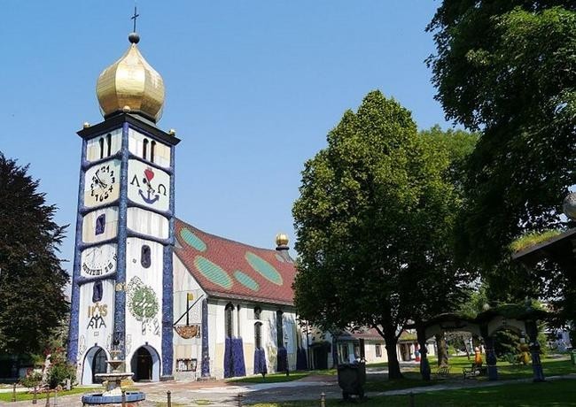 Церковь Хундертвассера