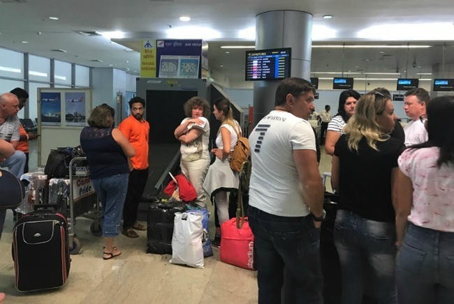 1. Очереди в аэропорту