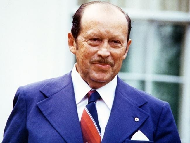 Альфредо Стресснер. Страна: Парагвай. Годы у власти: 1954-1989. Патрон: США