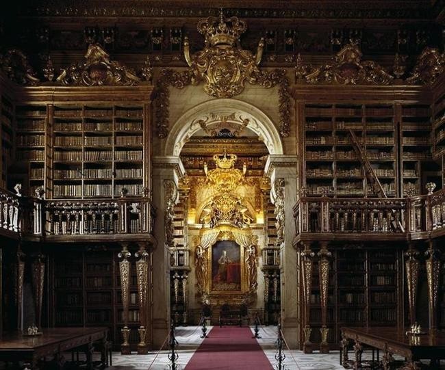 22. «Библиотека Жуанина, Коимбра, Португалия»