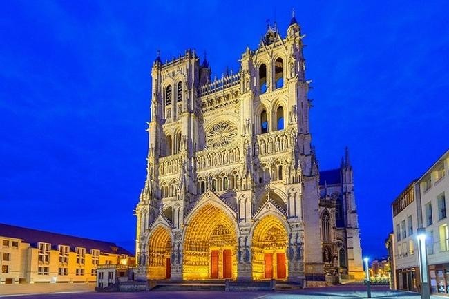 2. Amiens (Амьен)