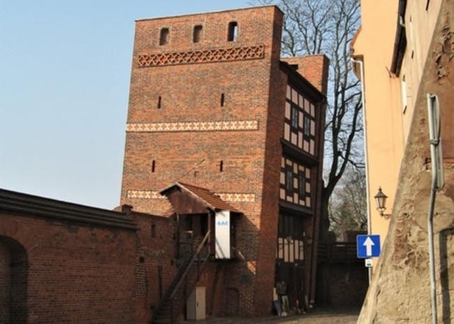 10. Падающая башня в Торуни. Польша