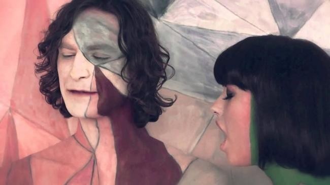 Gotye feat. Kimbra - Somebody That I Used To Know