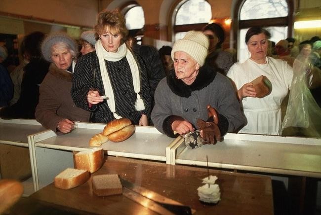 Строго лимитированный ассортимент товаров в продуктовых магазинах
